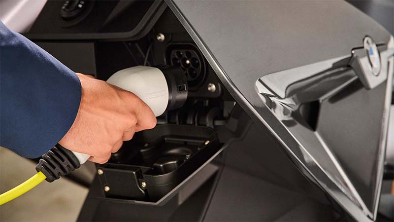 opladning af bmw CE 04 xpedit